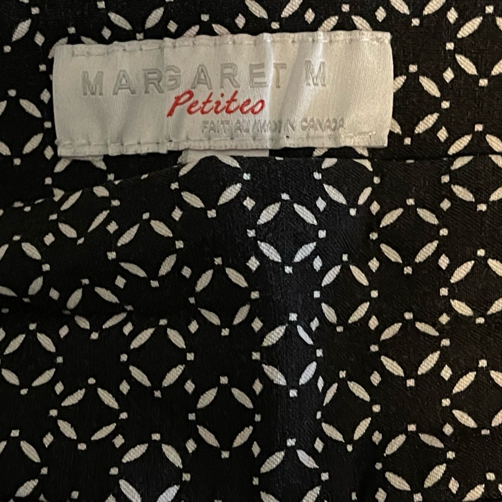 Margaret M Black and White Patterned Capris - Picture 3 of 5